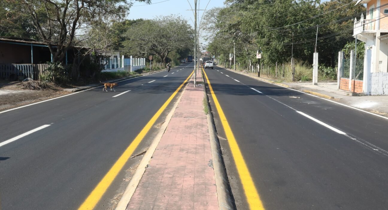 Cumple Rocío Nahle compromiso de campaña y brinda certeza social a la región del Sotavento