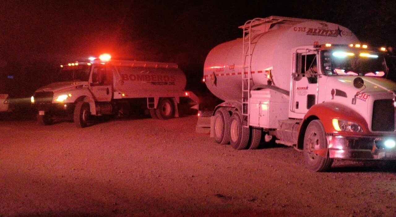 Atienden tres niveles de gobierno fuga de gas en Las Choapas