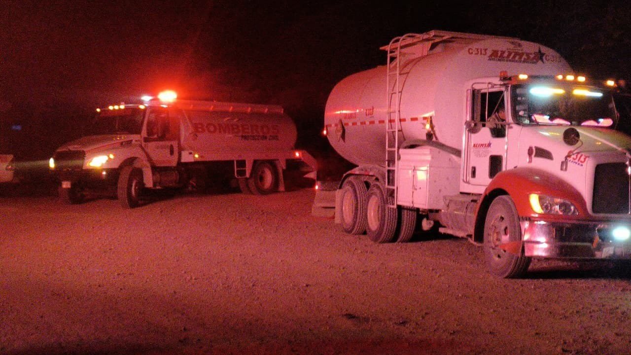 Atienden tres niveles de gobierno fuga de gas en Las Choapas