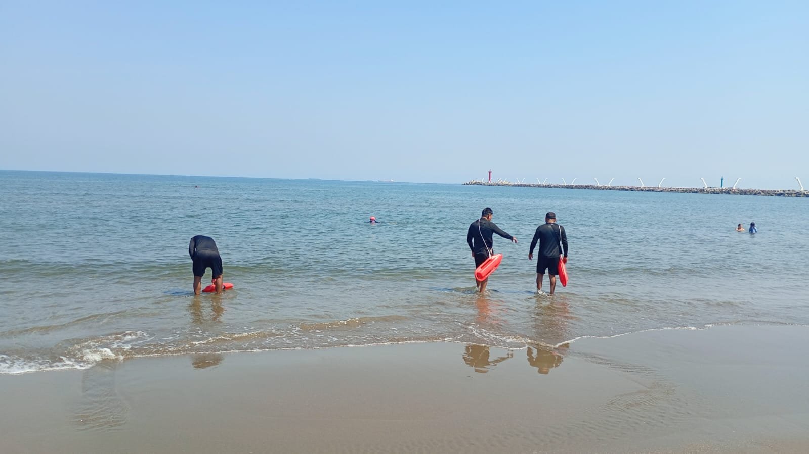Refuerza Gobierno de Coatzacoalcos prevención en playas para garantizar seguridad de visitantes