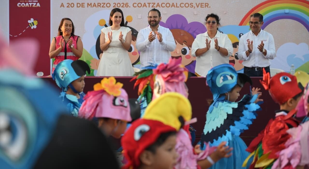 En emotivo Desfile de la Primavera 2026, participan más de 2 mil 200 niños y niñas en Coatzacoalcos