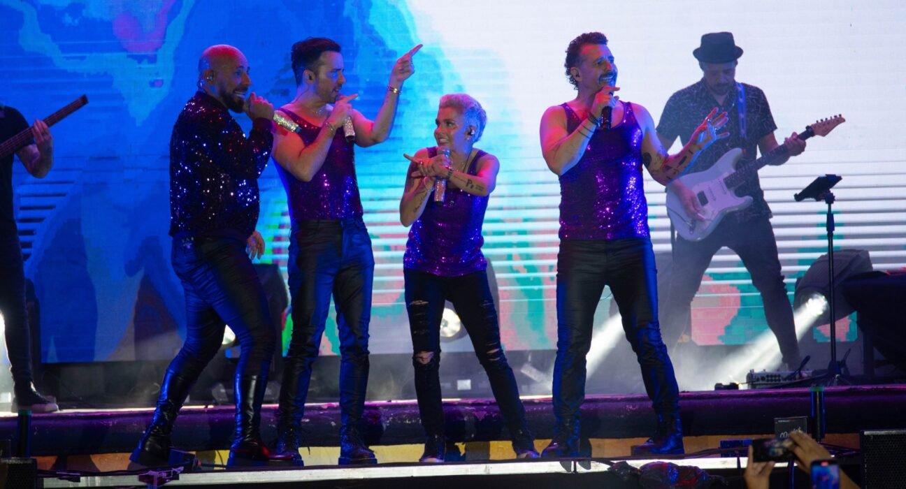 Invaden Kabah y JNS de nostalgia noventera el Teatro del Pueblo de la Expo Feria Coatza 2026