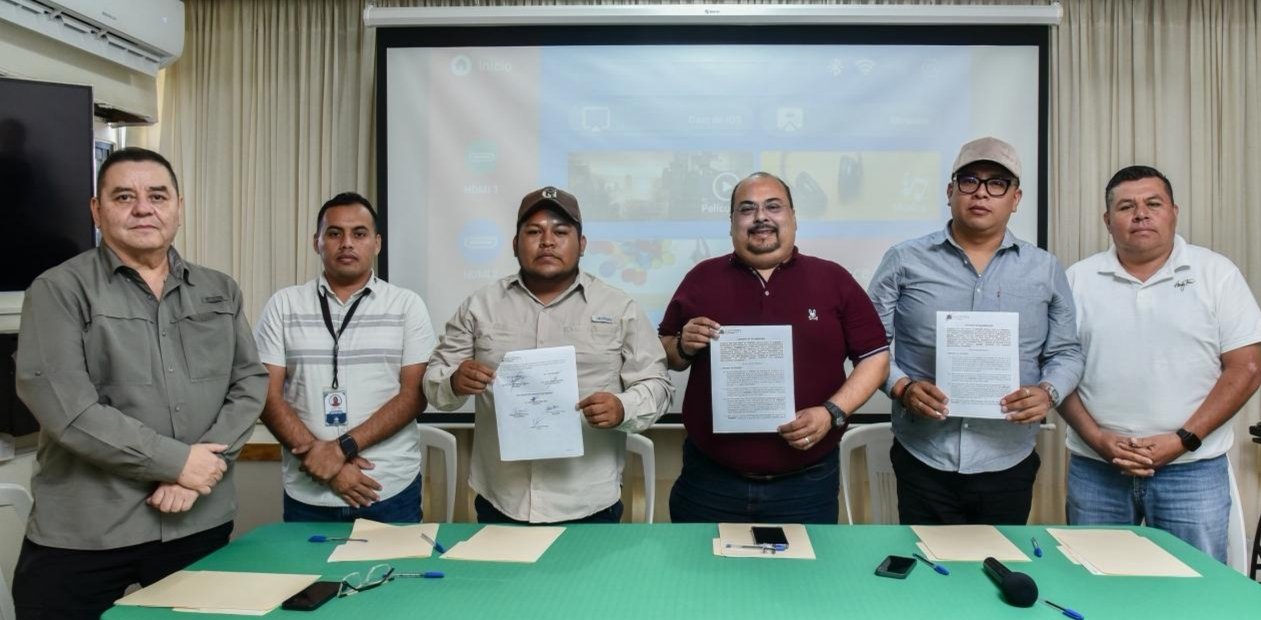 *CEAPP y Reporteros Policíacos de Veracruz firman convenio para fortalecer el ejercicio periodístico* *CEAPP y Reporteros Policíacos de Veracruz firman convenio para fortalecer el ejercicio periodístico*