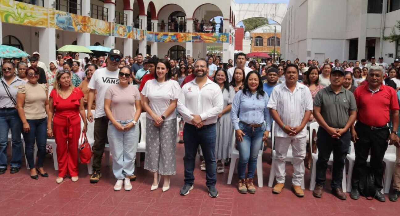 DIF Coatzacoalcos y Gobierno Municipal entregan 3 mil 960 desayunos calientes a niñas, niños y adolescentes de 22 escuelas rurales de Coatzacoalcos