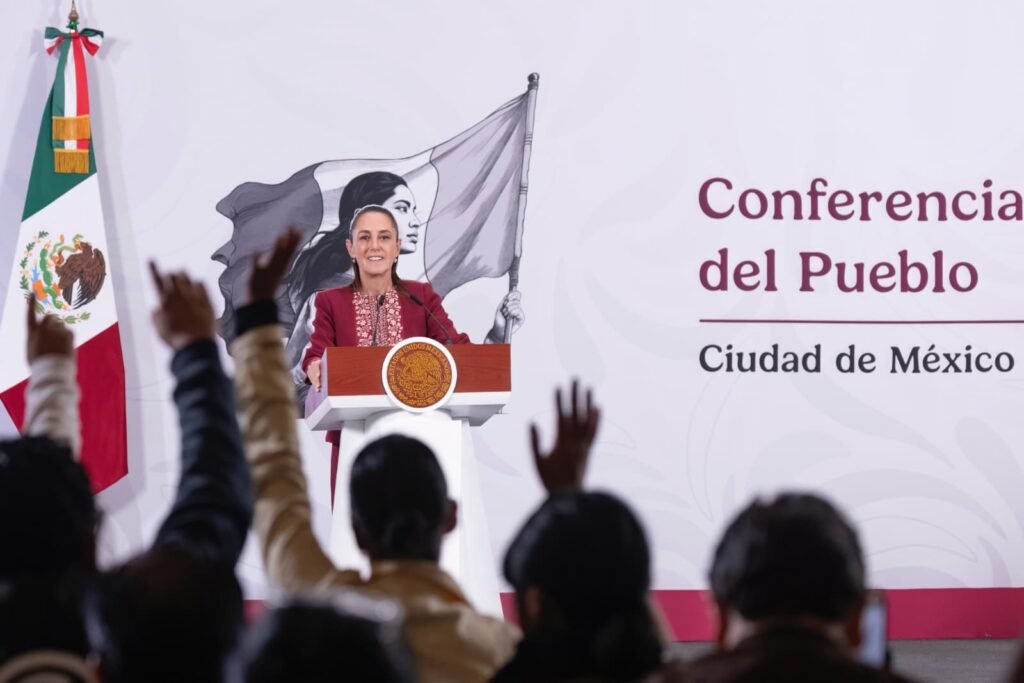 PRESIDENTA CLAUDIA SHEINBAUM ANUNCIA DECRETO PARA CREAR EL SERVICIO UNIVERSAL DE SALUD; DEL 13 AL 30 DE ABRIL INICIA CREDENCIALIZACIÓN DE PERSONAS DE 85 AÑOS Y MÁS