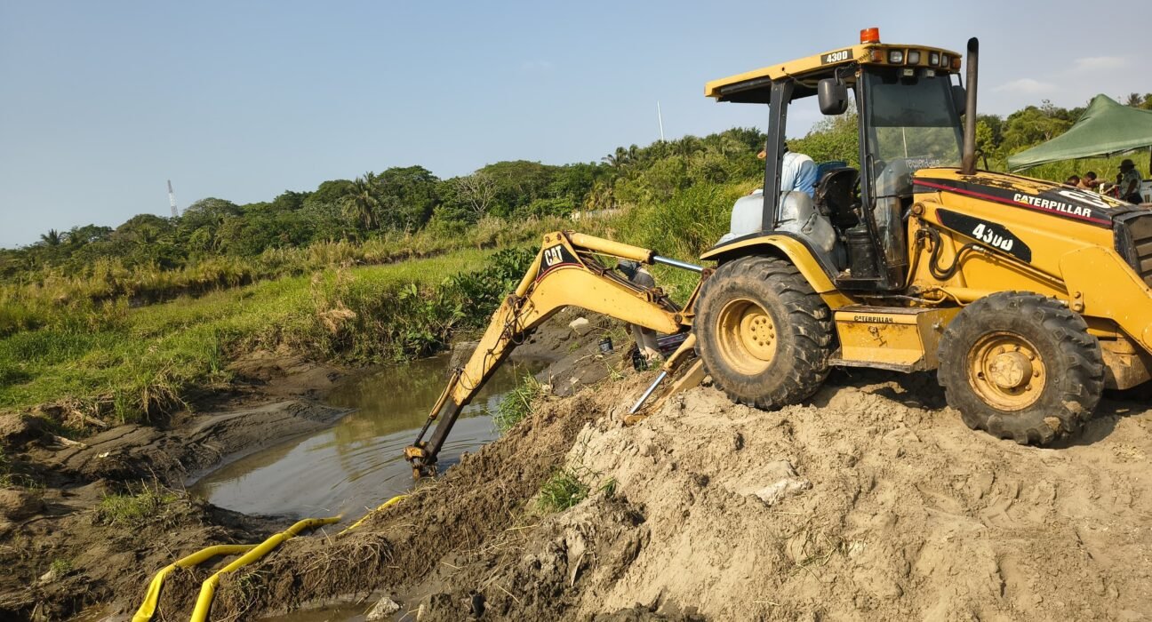 CMAS restablece servicio de agua en el poniente tras la rehabilitación del pozo 2 y reparación de fuga en la línea de 18