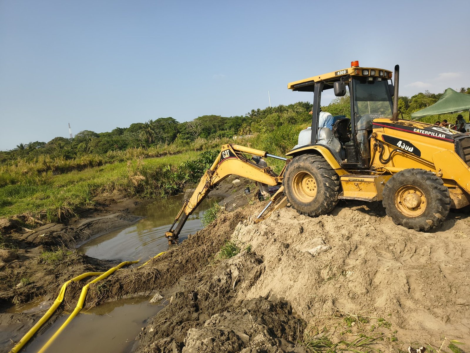 CMAS restablece servicio de agua en el poniente tras la rehabilitación del pozo 2 y reparación de fuga en la línea de 18