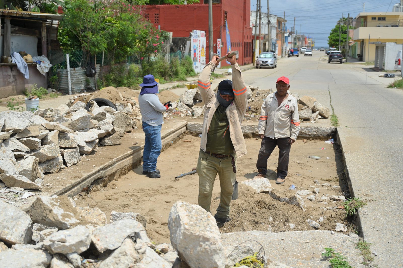 Avanzan trabajos de rehabilitación en distintos puntos de la ciudad en Coatzacoalcos