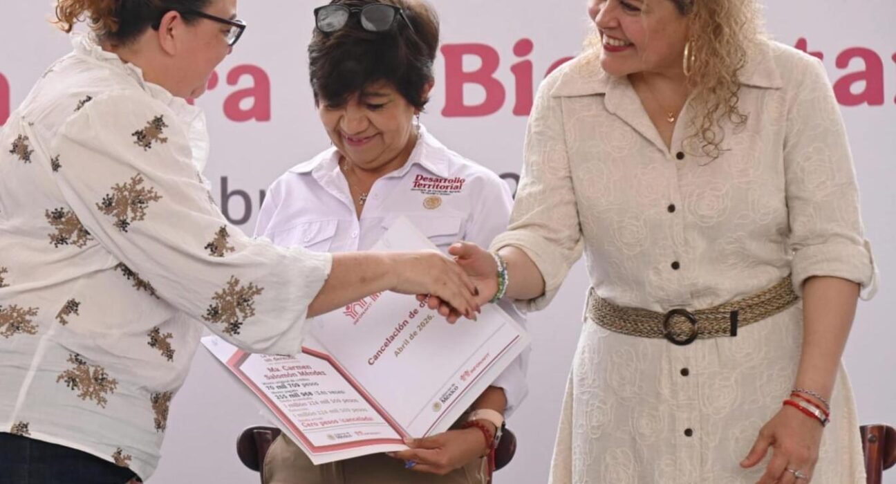 Entregan 91 viviendas en Coatzacoalcos; Veracruz supera meta de 100 mil hogares