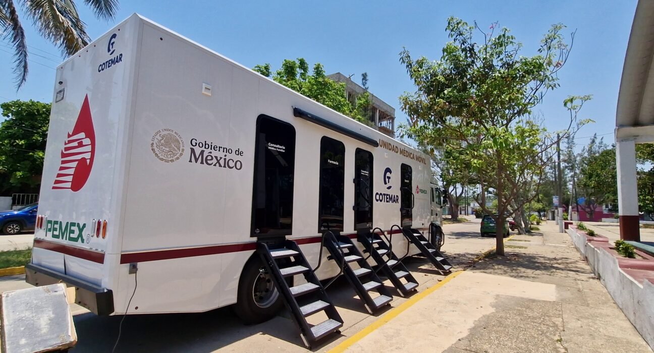 Brinda Unidad Médica Móvil de Pemex atención gratuita en Villa Allende, ejidos y congregaciones