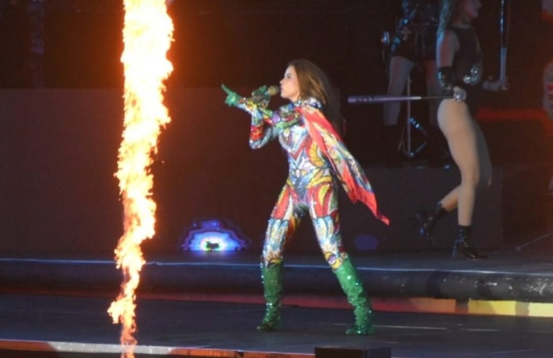 Cierra Gloria Trevi con broche de oro la Expo Feria Coatza 2026 en una noche de éxito total