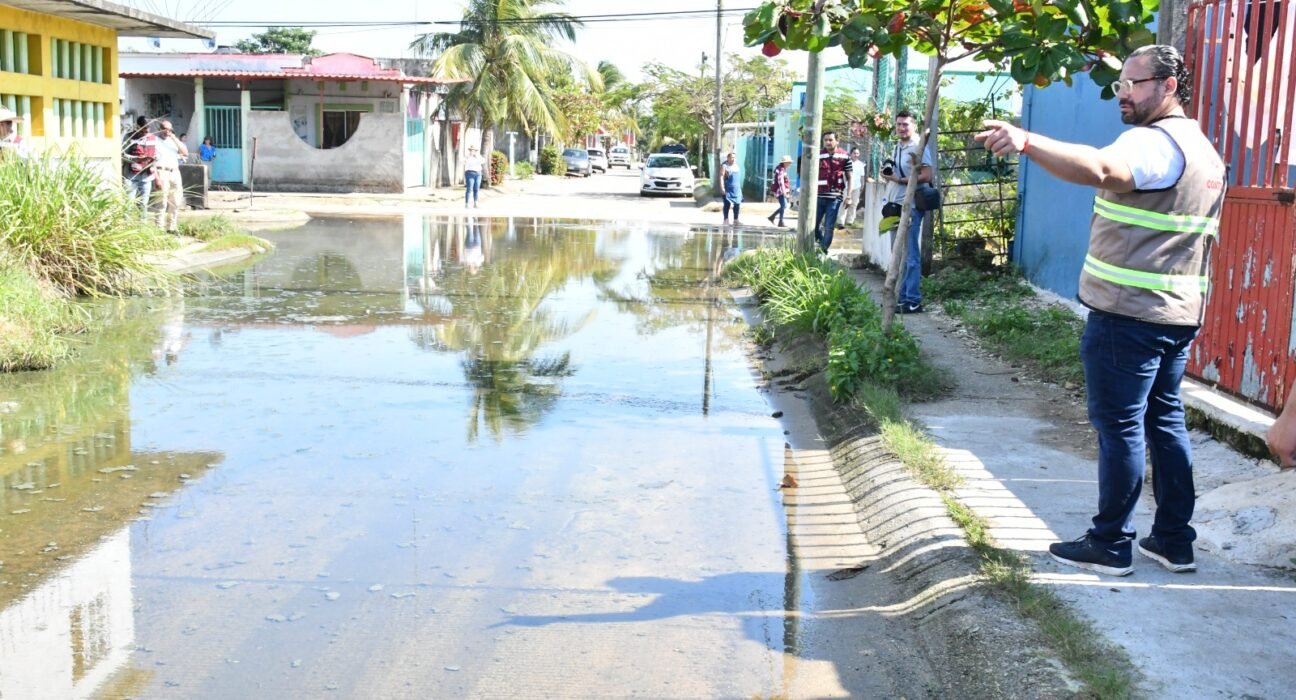 Vecinos celebran solución a viejo problema sanitario en Ciudad Olmeca