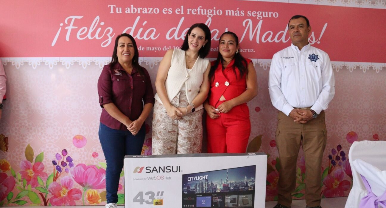 Cuentan con nuestro respeto y apoyo”: Sonia Marie encabeza el festejo para mamás policías 