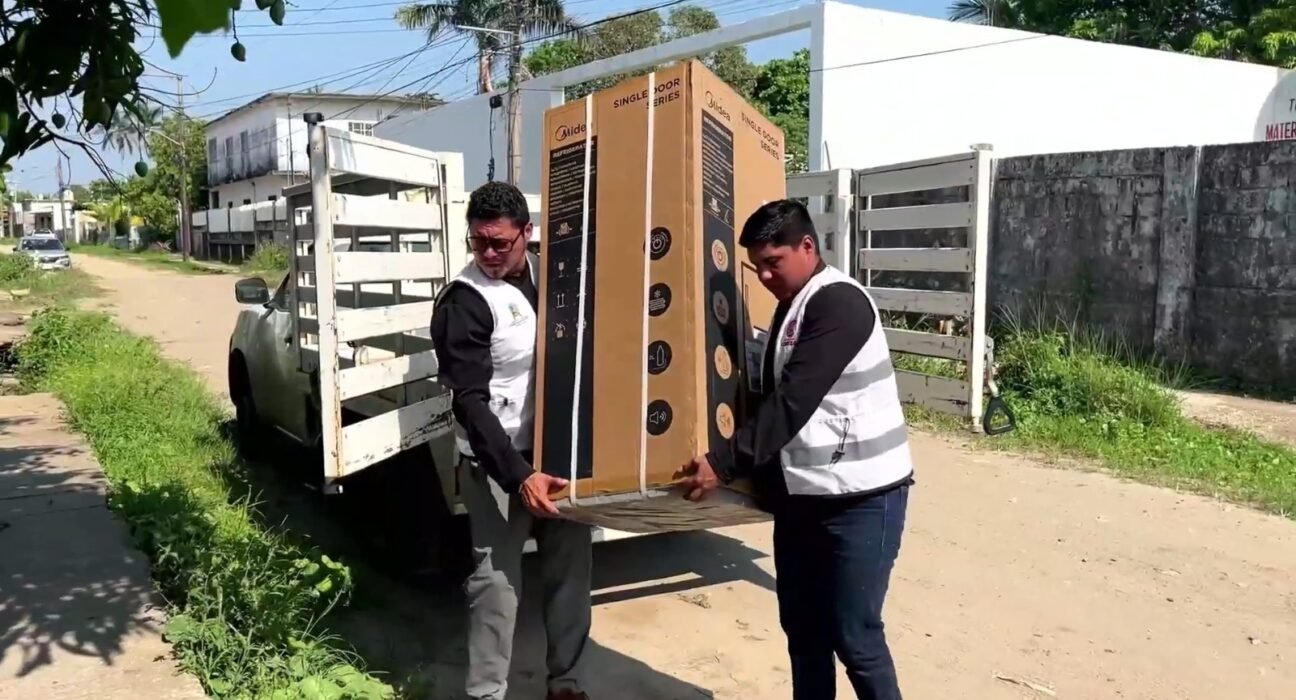 Más de 2 mil 500 personas beneficiadas con apoyos sociales en Coatzacoalcos: Pedro Miguel Rosaldo