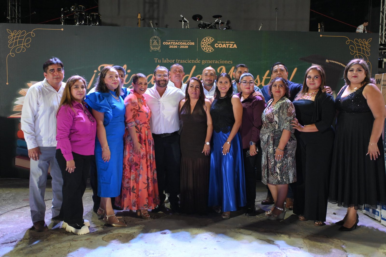 Más de 4 mil docentes celebran del Día del Maestro en Coatzacoalcos 