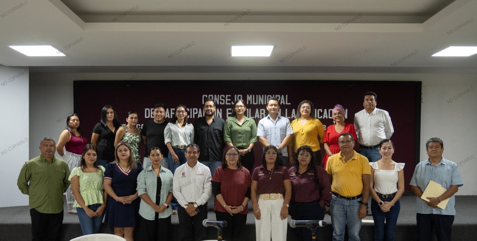 Más de 100 personas reciben certificados de primaria y secundaria: IVEA