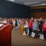 EN CUNDUACÁN, TABASCO, PRESIDENTA CLAUDIA SHEINBAUM ENTREGA TARJETAS DE LA BECA RITA CETINA PARA UNIFORMES Y ÚTILES A ESTUDIANTES DE PRIMARIA; EN AGOSTO RECIBIRÁN EL APOYO EN TODO EL PAÍS*