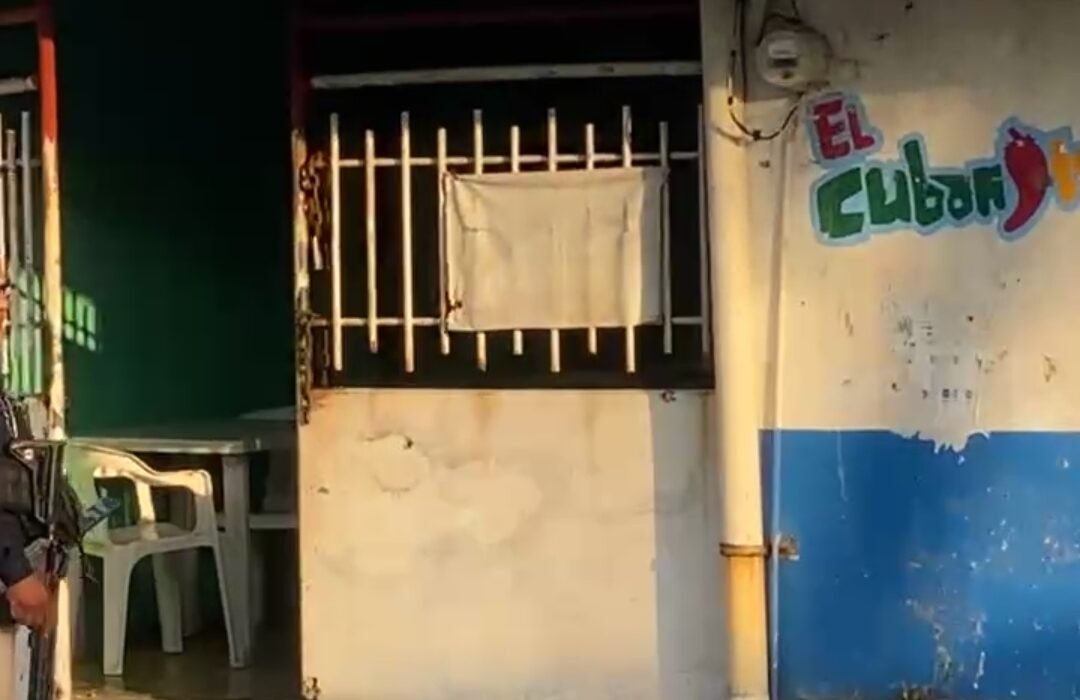 Atacan a balazos la taquería “El Cubanito” en Coatzacoalcos; reportan un herido 