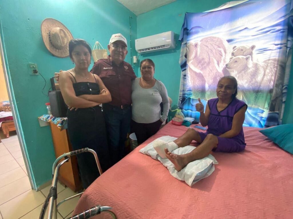 Entregan apoyo de movilidad a ciudadana de la colonia San Martín