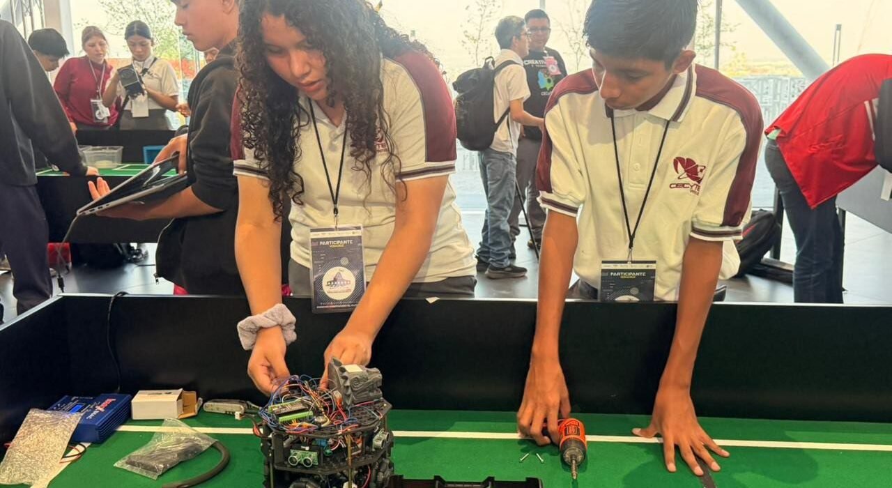 Veracruz destaca en robótica nacional y avanza a la Copa FutBotMX 2026