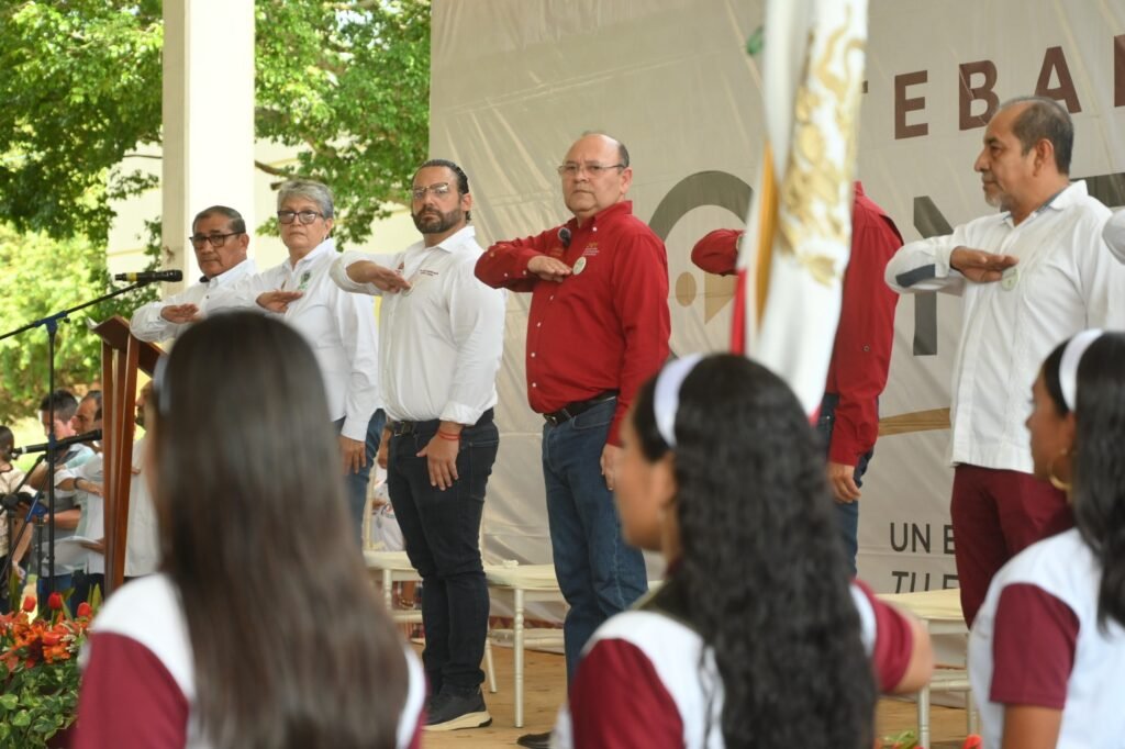 “No tengan miedo de decidir su futuro”: Pedro Miguel Rosaldo llama a jóvenes a elegir con libertad su camino profesional