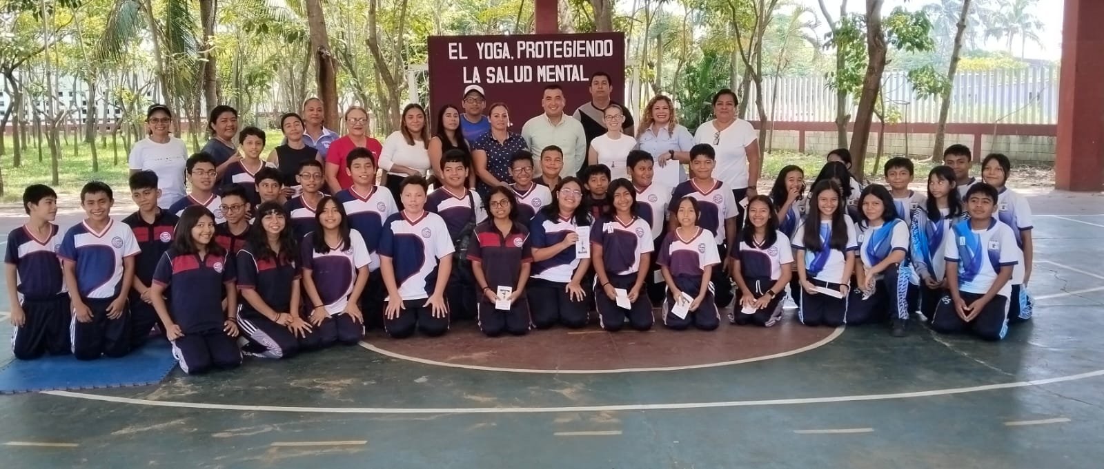 Promueven bienestar emocional con jornada de yoga para el cuidado de la salud mental