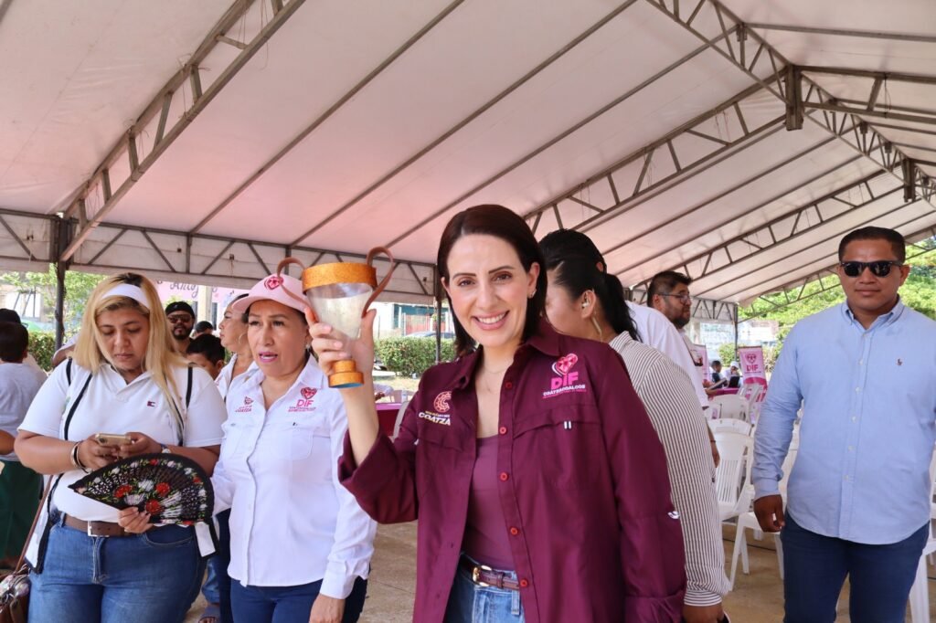 Brigada de salud y asistencia social lleva bienestar a la colonia Manantiales