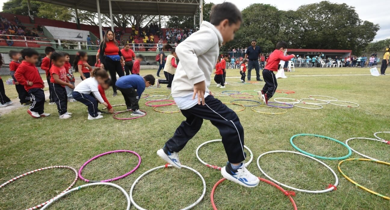 Imparte SEV curso de ludomotricidad dirigido a docentes de Educación Física