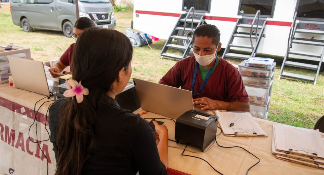Gobierno de Coatzacoalcos acerca servicios gratuitos de salud a comunidades del municipio