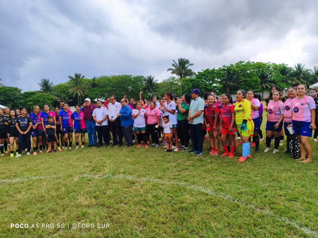 Se corona el equipo “Mujeres Poderosas” en la Gran Final del Mundialito Femenil de Softbol
