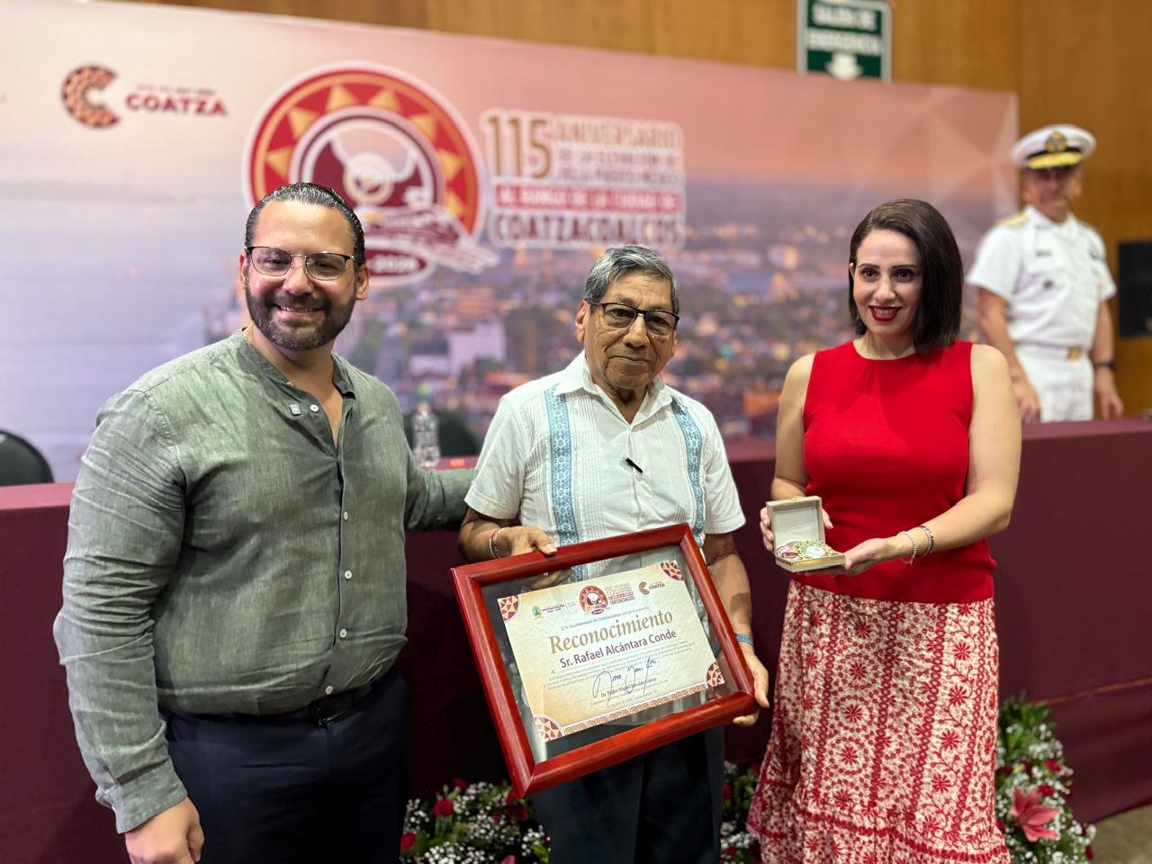 DIF Coatzacoalcos acompaña la conmemoración del 115 Aniversario de la elevación de Villa Puerto México a ciudad