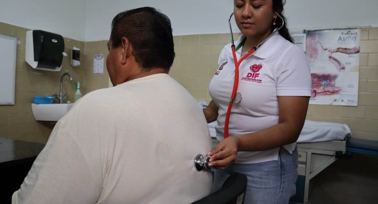 Atención médica oportuna y cercana, prioridad del DIF Coatzacoalcos 