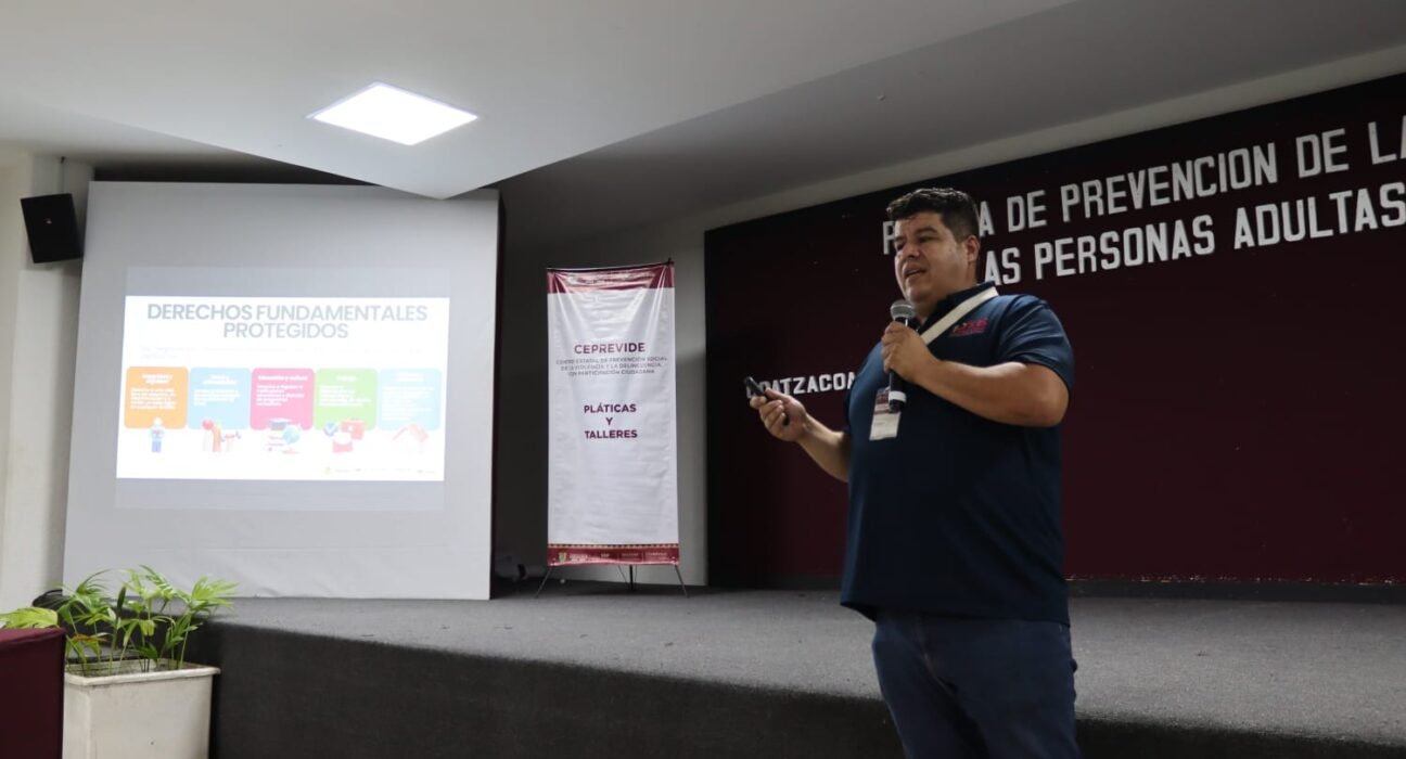 Ayuntamiento impulsa plática para prevenir la violencia contra personas adultas mayores