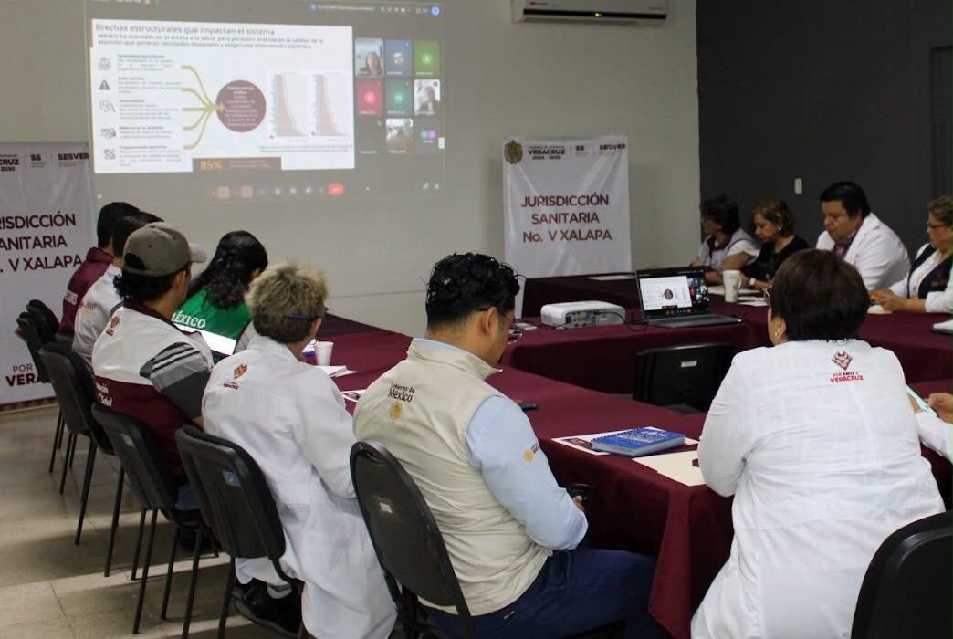 Participa Secretaría de Salud en actualización permanente de calidad en atención