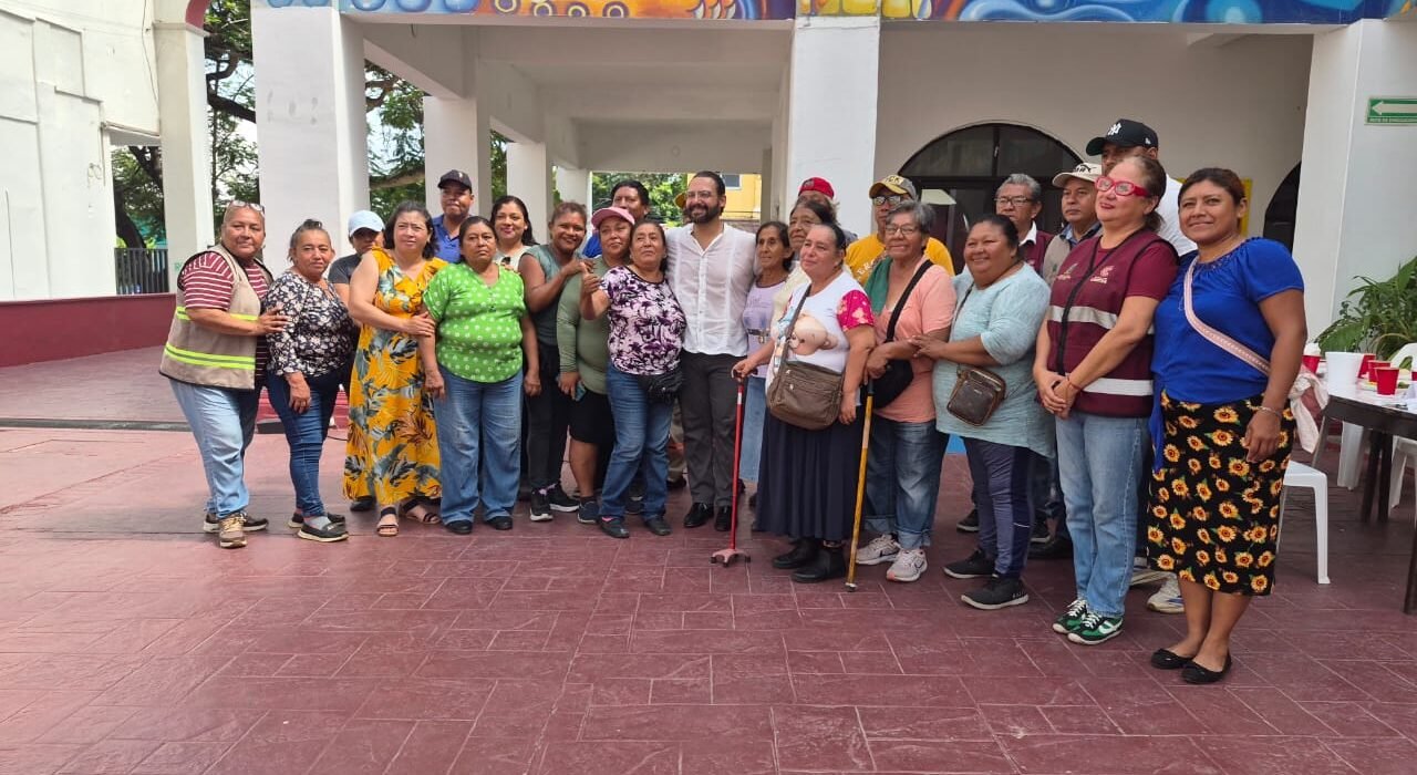 Pedro Miguel Rosaldo reconoce a 120 trabajadores de Limpia Pública y anuncia aumento salarial