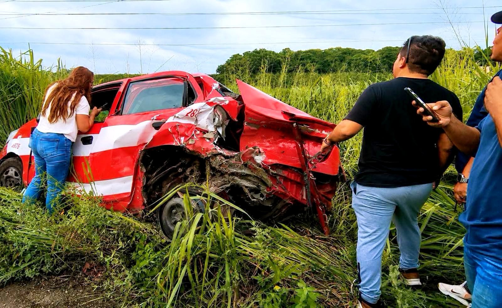 Tragedia en la autopista Nuevo Teapa–Cosoleacaque: Volcadura y choque dejan un muerto de manera extraoficial