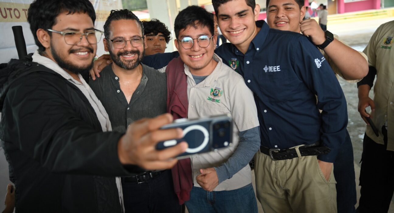 “No tengan miedo de tomar decisiones”, pide Pedro Miguel Rosaldo a estudiantes del ITESCO en arranque de semestre