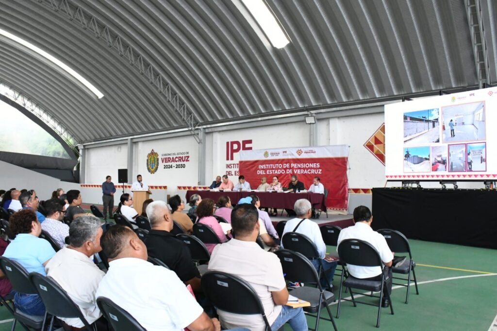 Organizaciones sindicales reciben orientación sobre trámites del IPE