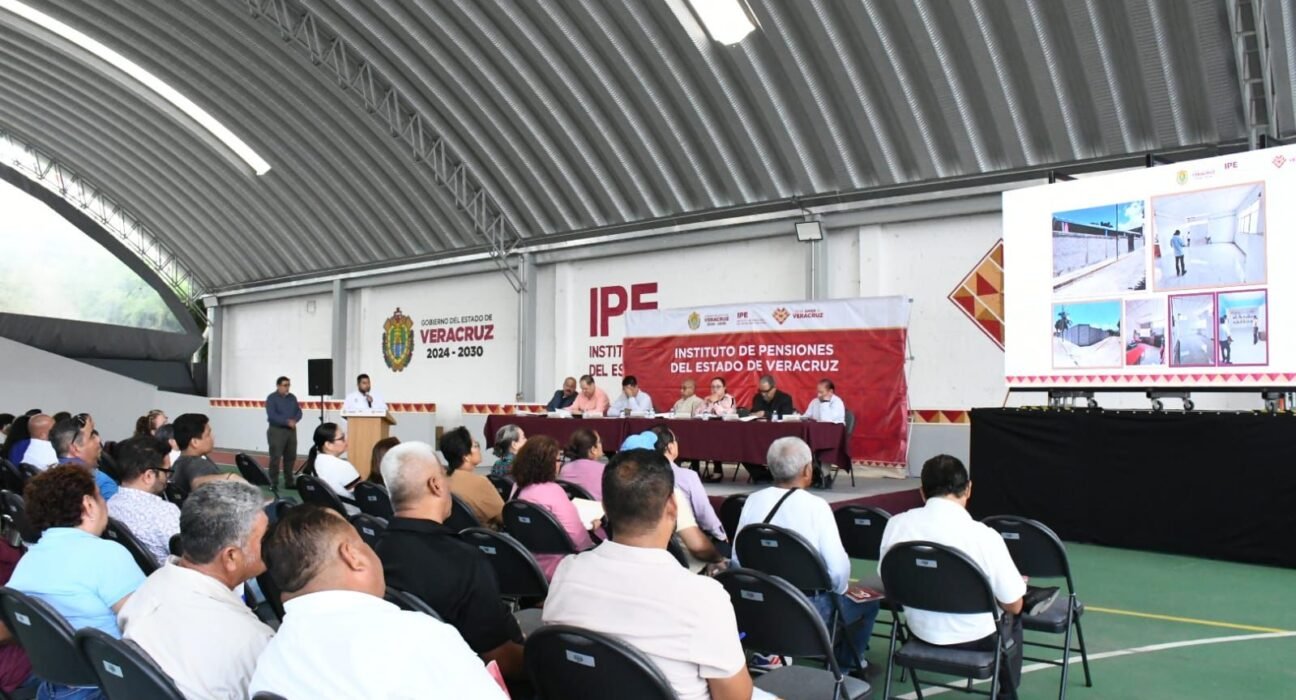 Organizaciones sindicales reciben orientación sobre trámites del IPE